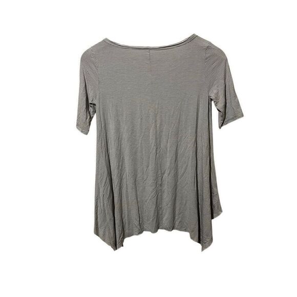 American Eagle Womens Size XS Soft & Sexy Striped Shirt Gray White Asymmetric NW - Picture 2 of 5